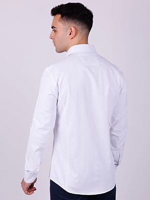 Бяла риза с релеф на райе - 21539 86.00 лв img4