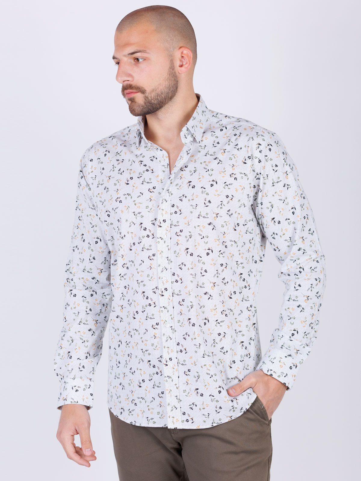 Мъжка риза в бяло с принт листа - 21547 78.00 лв img4