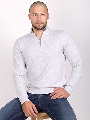Мъжки пуловер с цип  в сиво - 35295 84.00 лв img1