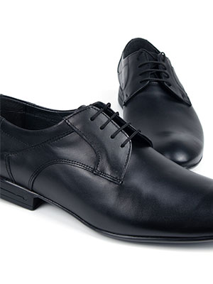 Черни елегантни обувки от гладка кожа-81074-148.00 лв