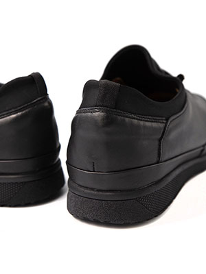 Черни кожени обувки с връзки ластик - 81095 - 134.00 лв img4