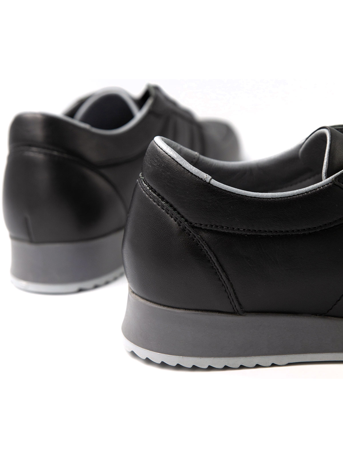Спортни черни кожени обувки - 81100 - 74.00 лв img4