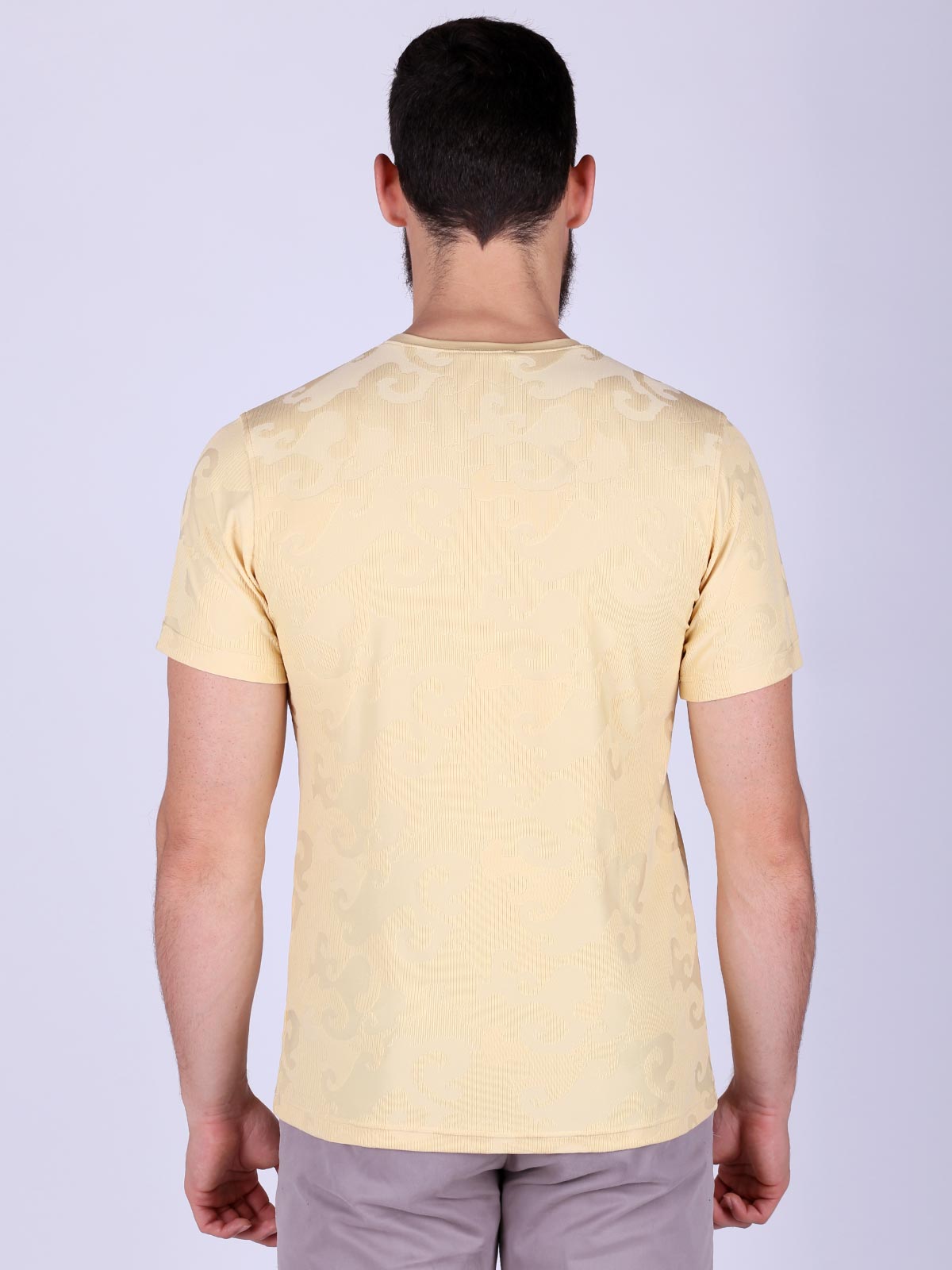 Тениска в бледо жълто на пейсли - 88019 12.00 лв img2