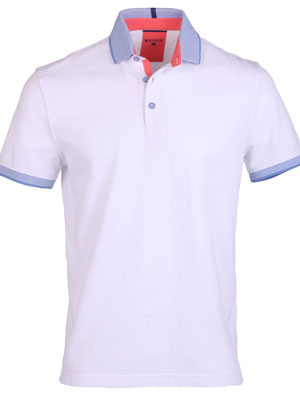 item:Тениска в бяло с контрастна яка - 93437 - 69.00 лв