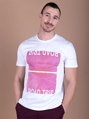 Тениска с розов принт - 96307 - 12.00 лв