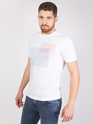 item:Бяла тениска с цветни квадрати на точки - 96397 - 29.00 лв