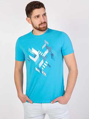Синя тениска с принт в бяло и син - 96400 - 29.00 лв