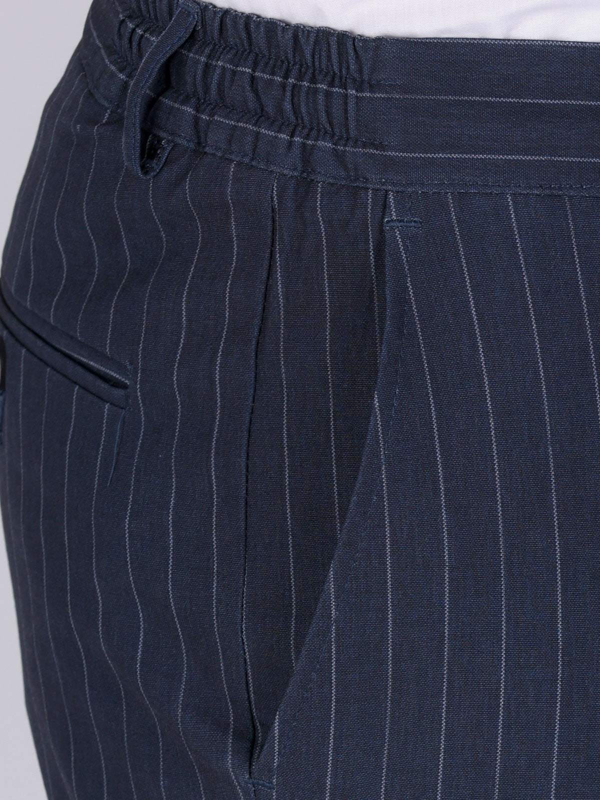 Спортно елегантен панталон райе