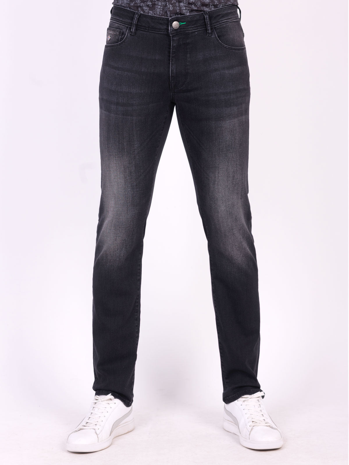 Мъжки черни дънки с втален силует