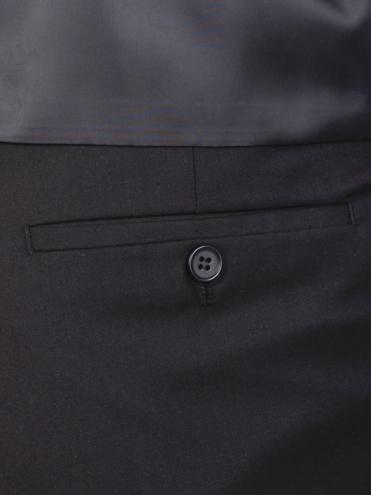 Панталон в класическо черно