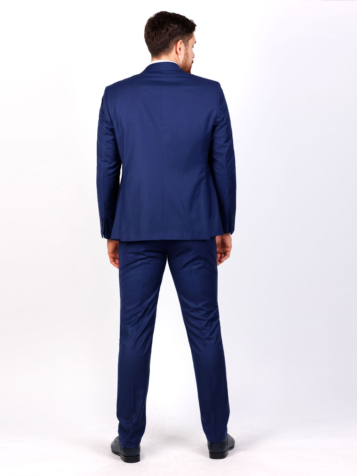 Мъжки костюм от три части в синьо