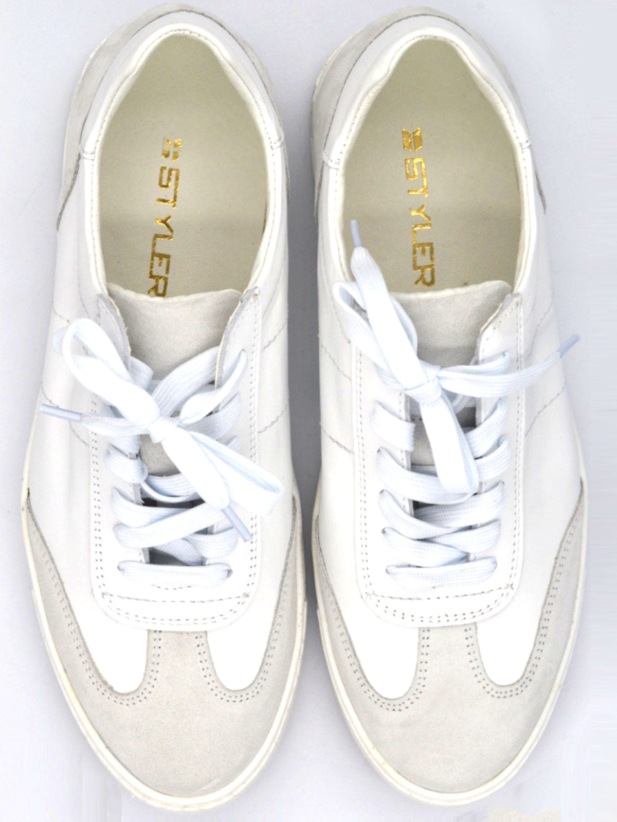 Бели кожени кецове