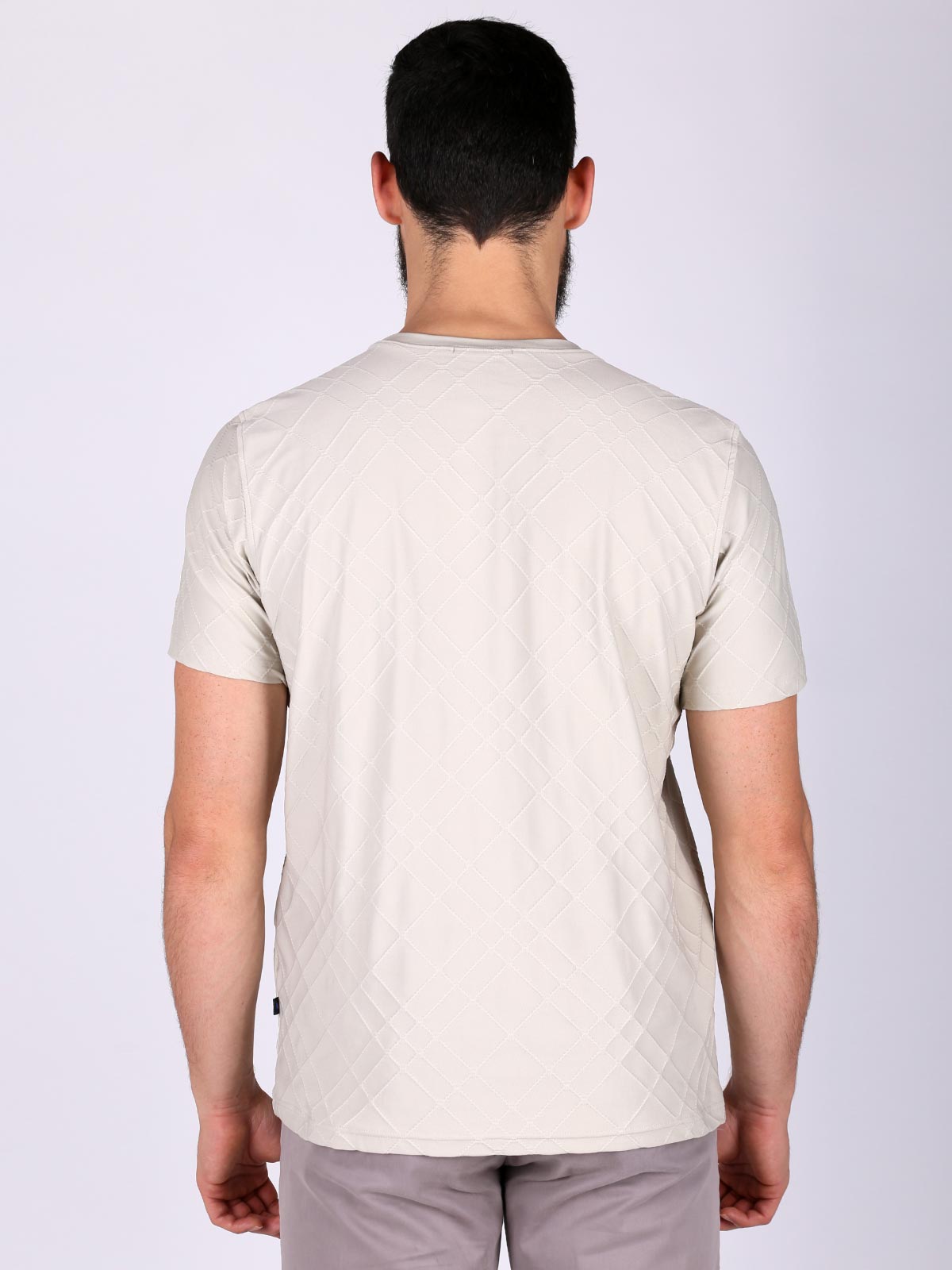 Тениска с ефектен релеф в бежово