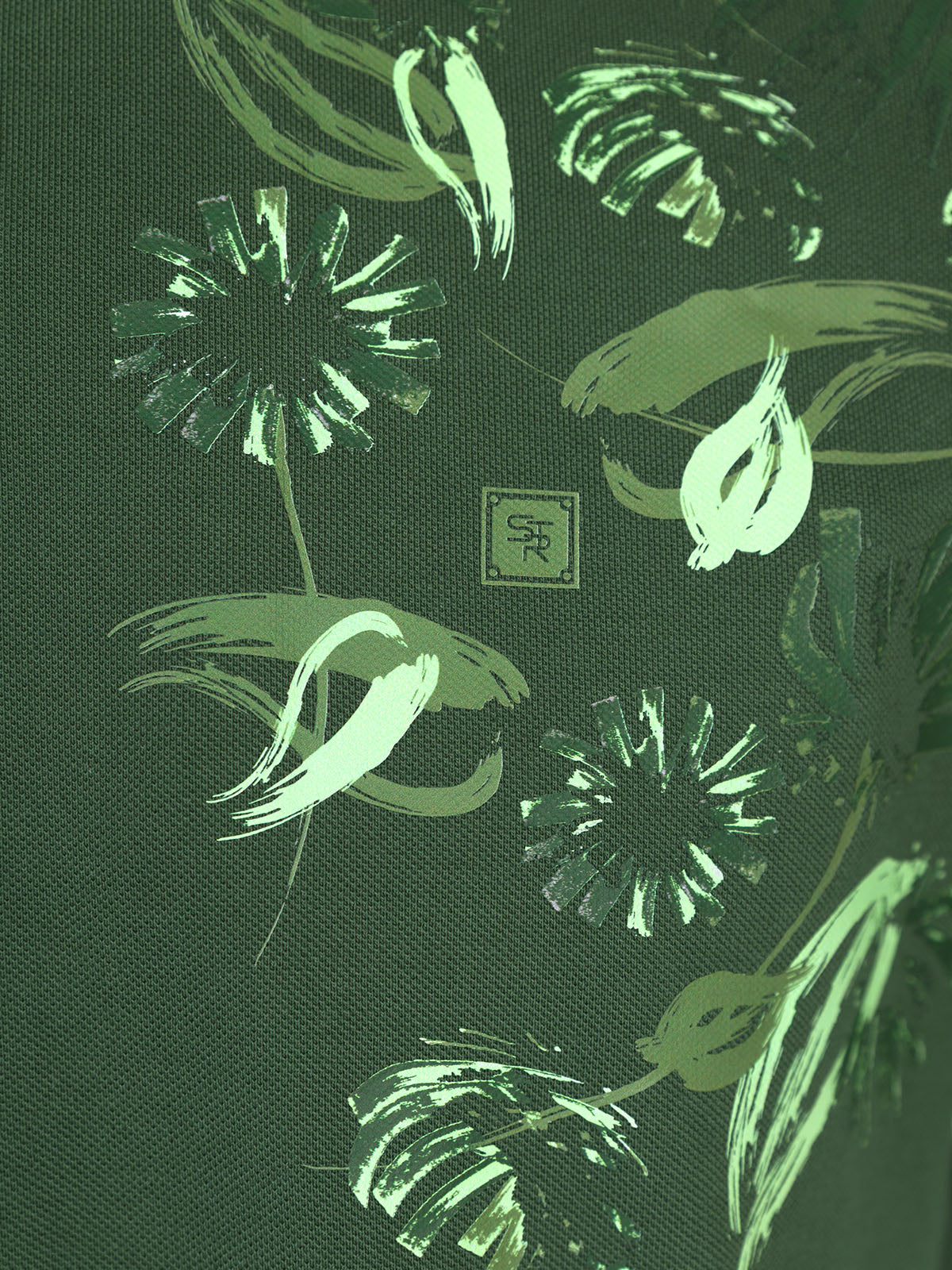 Тениска в тъмно зелено с печат